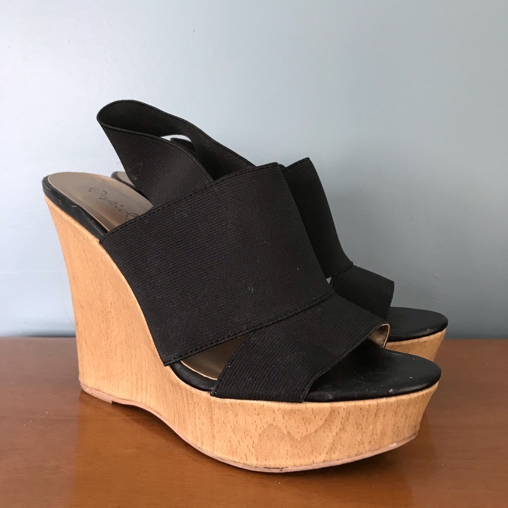 Quips Black Wedge Sandal